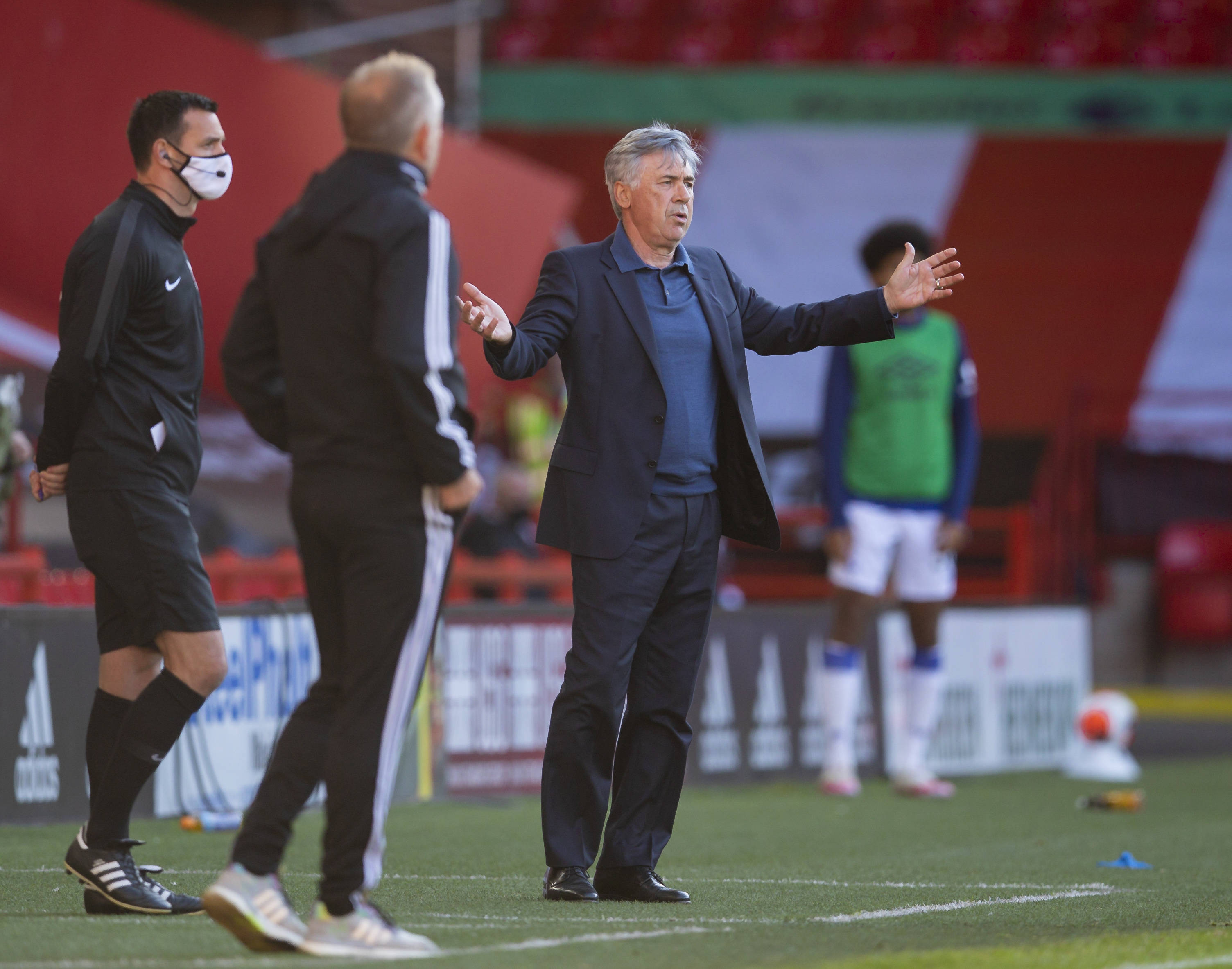 对强敌时 对强敌时